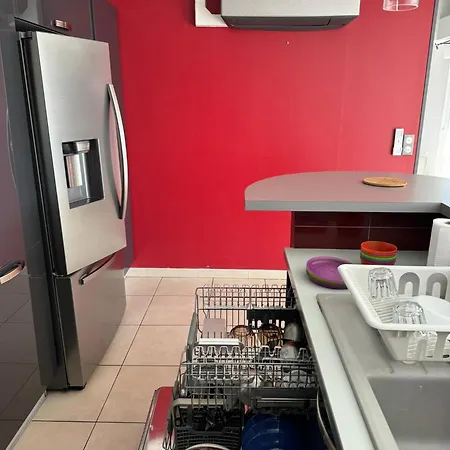 Avec Piscine A Capacite 12 Personnes *
